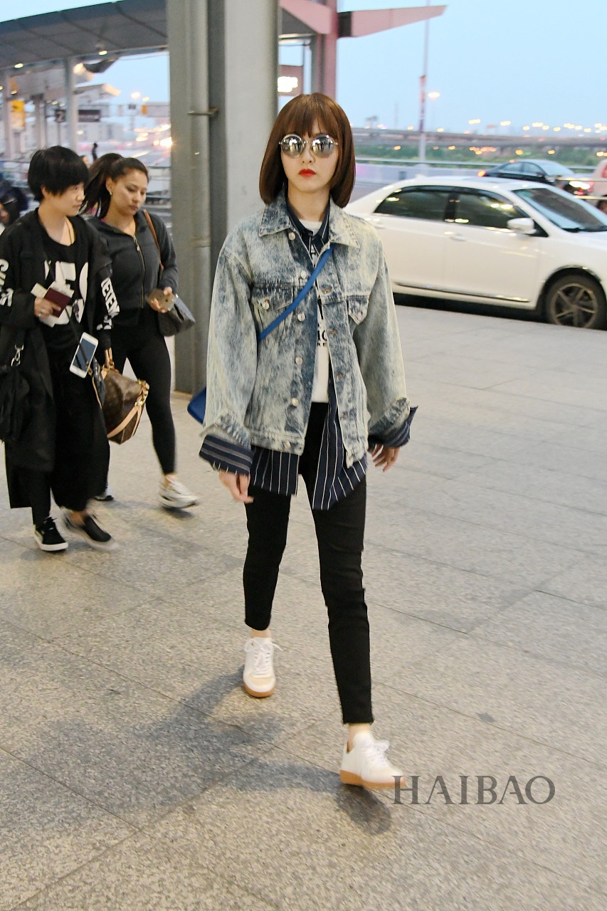 Duong Yen mix do voi ao khoac anh 6