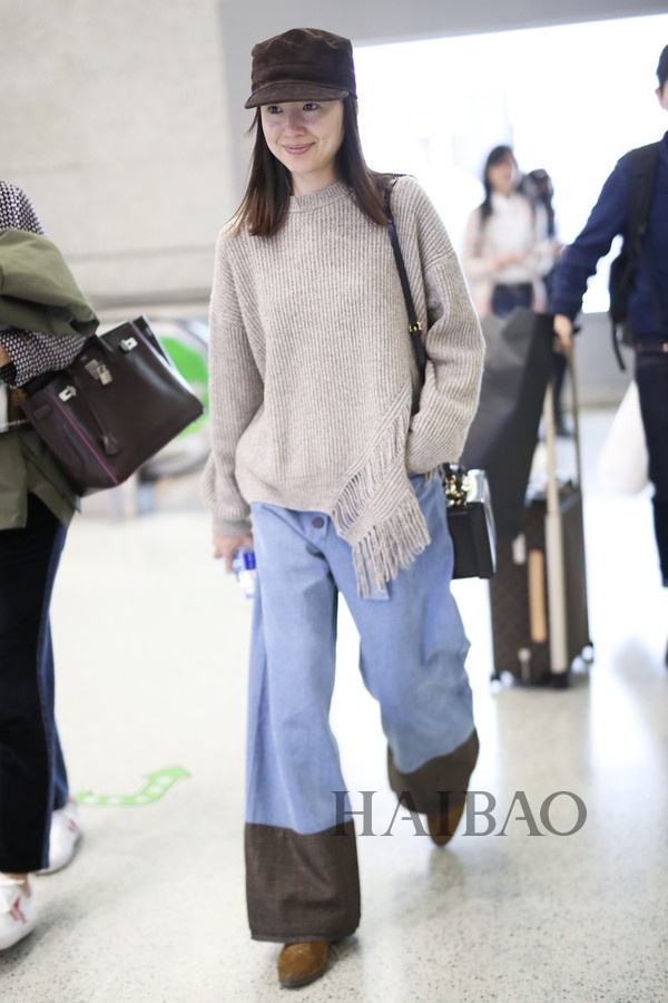 Sao Hoa ngữ mặc áo len và quần jeans ảnh 9 Sao Hoa ngu mac ao len va quan jeans anh 9