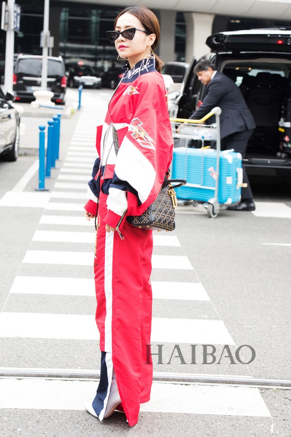 Sao Hoa ngữ mặc quần thể thao ảnh 2 Sao Hoa ngu mac quan the thao anh 2