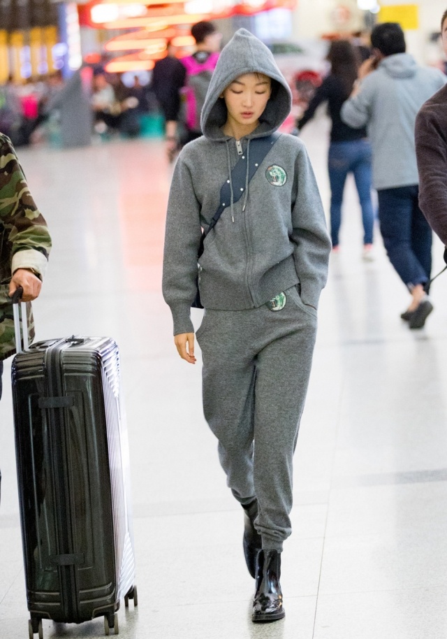 Sao Hoa ngữ mặc quần thể thao ảnh 4 Sao Hoa ngu mac quan the thao anh 4
