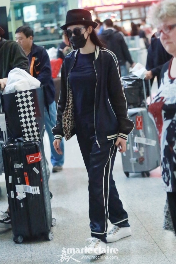 Sao Hoa ngữ mặc quần thể thao ảnh 6 Sao Hoa ngu mac quan the thao anh 6