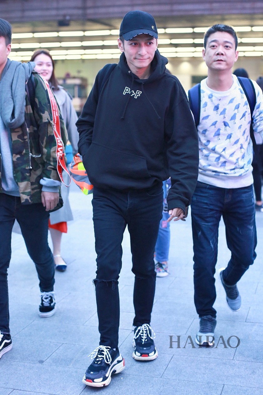 Thoi trang cua sao nam Hoa ngu anh 6