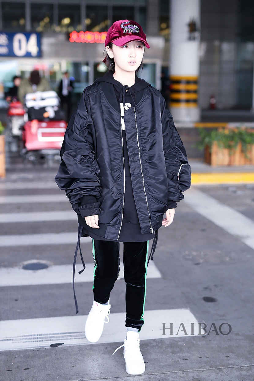 Sao Hoa ngu mac ao khoac phao anh 7