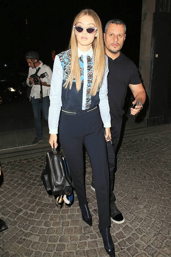 Sao the gioi chuong balo xuong pho anh 11