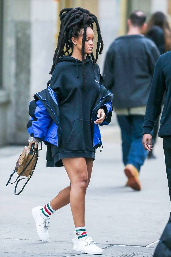 Sao the gioi chuong balo xuong pho anh 13