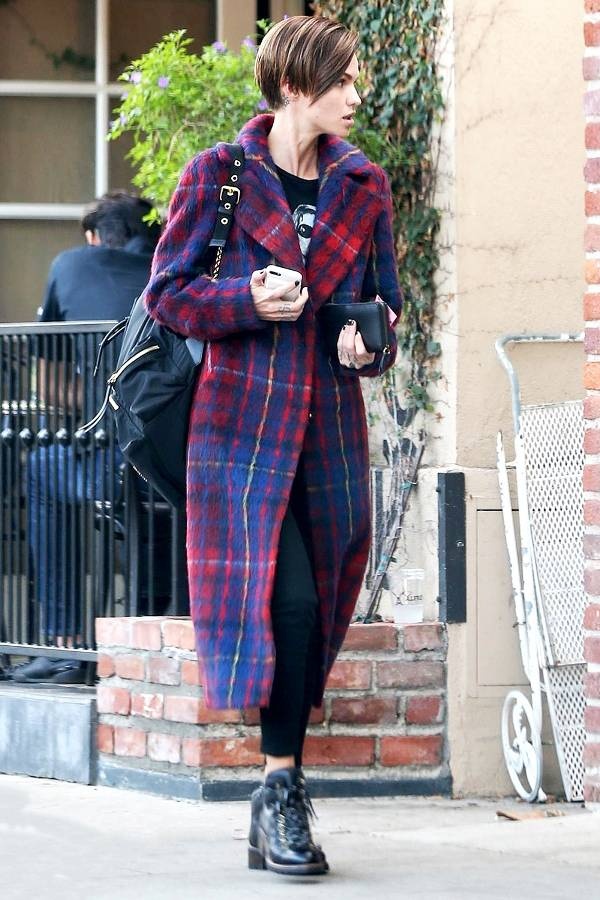 Sao the gioi chuong balo xuong pho anh 8