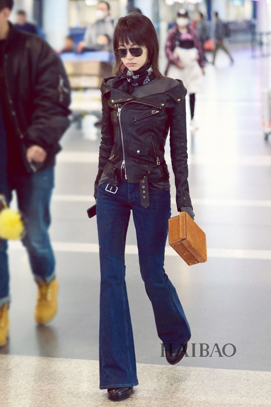 Sao Hoa ngữ gợi ý phối đồ với khăn quàng ảnh 10 Sao Hoa ngu goi y phoi do voi khan quang anh 10