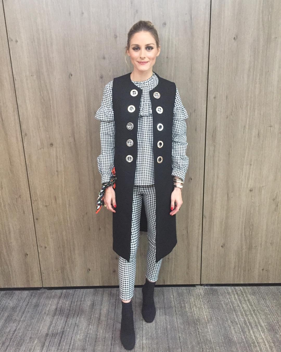 Olivia Palermo diện áo khoác không tay ảnh 5 Olivia Palermo dien ao khoac khong tay anh 5