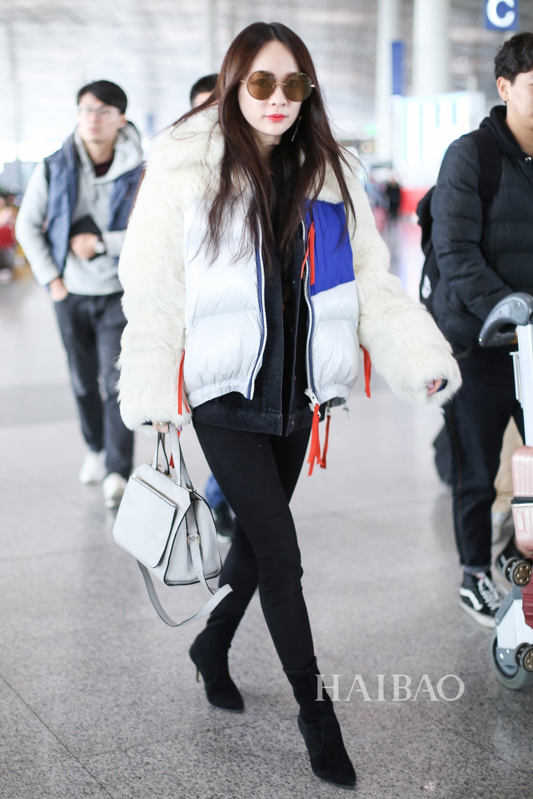 Mix áo khoác phao ngày mưa lạnh ảnh 11 Mix ao khoac phao ngay mua lanh anh 11