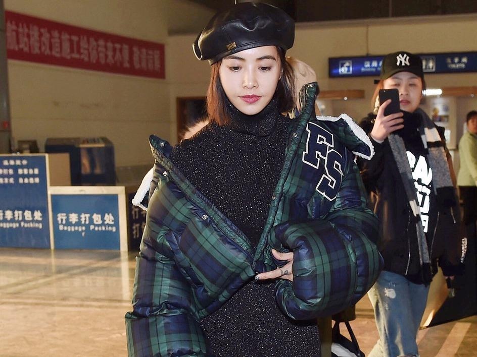 Cach mix ao khoac phao sanh dieu ngay mua lanh hinh anh