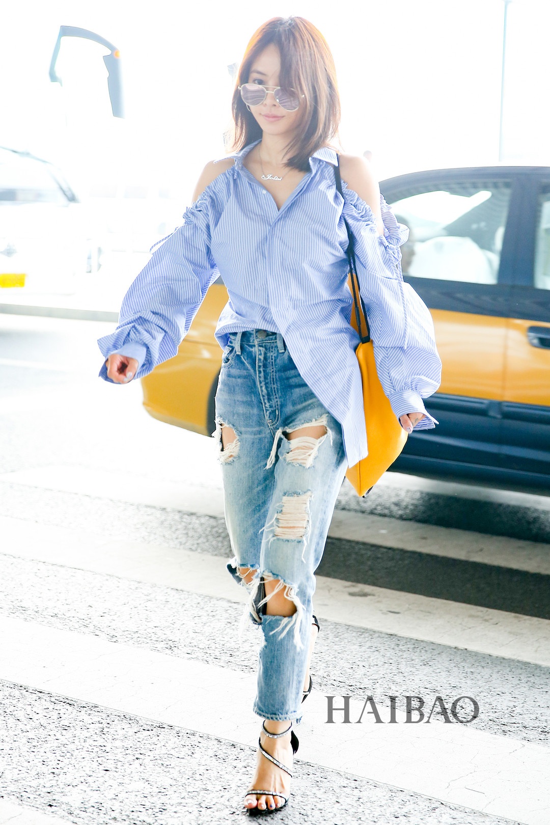 Sao Hoa ngữ mặc jeans rách ảnh 10 Sao Hoa ngu mac jeans rach anh 10