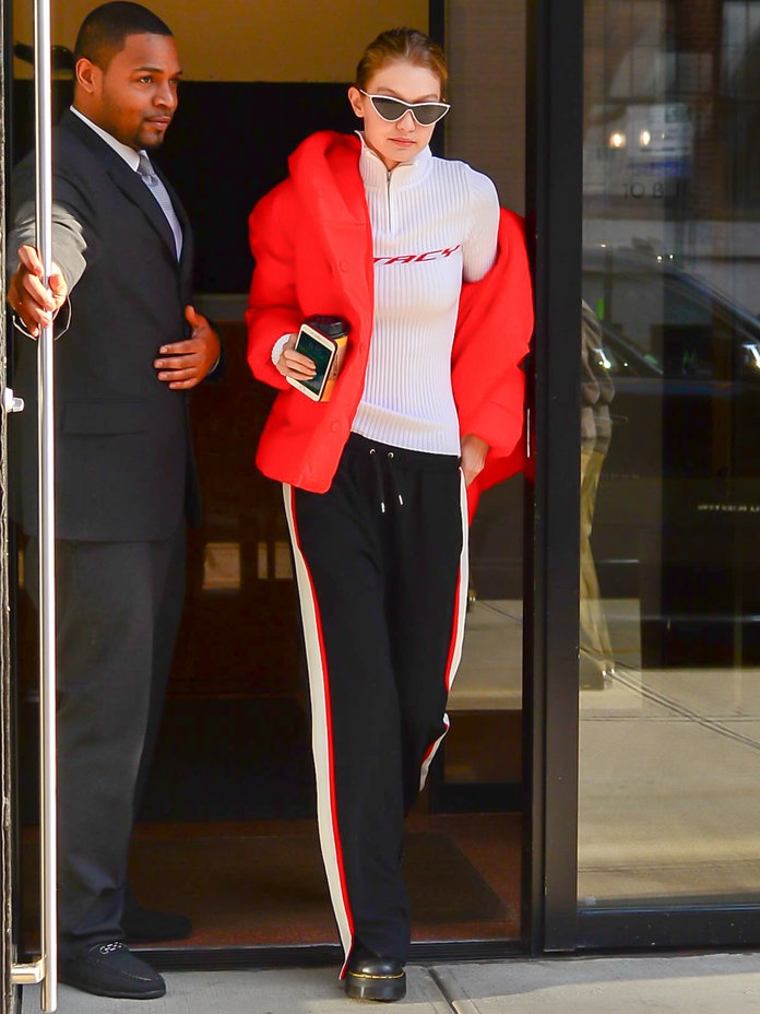Gigi Hadid mac ao khoac phao anh 4