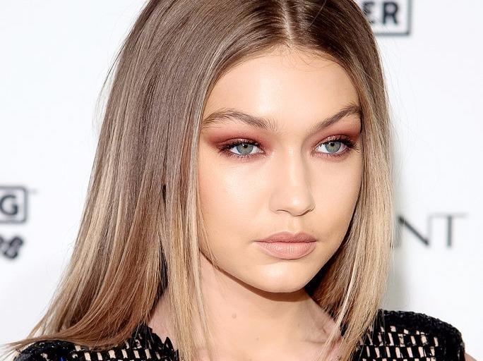 Meo su dung do trang diem nhu Gigi Hadid, Selena Gomez hinh anh