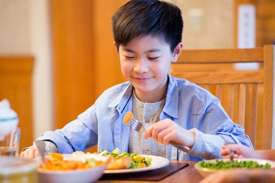 9 loai thuc pham giup tre phat trien tri nao hinh anh