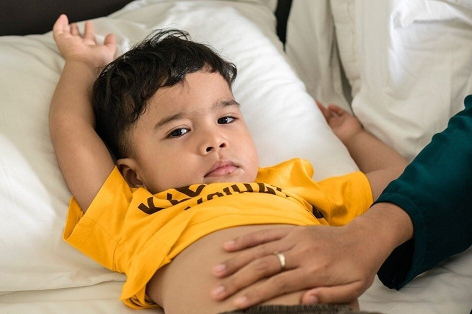 Cach cha me doi pho voi con dau bung cua con hinh anh