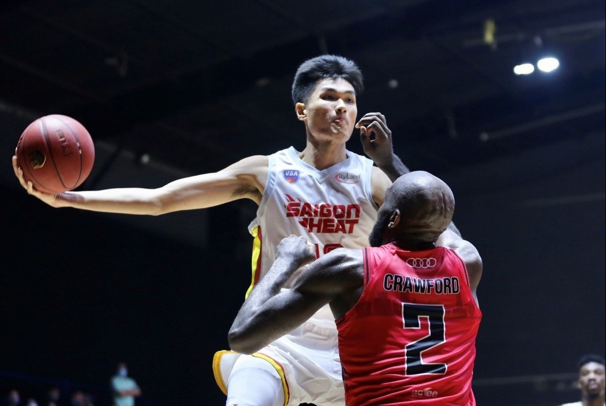 VBA 2021 siet chat phong dich truoc ngay khoi tranh hinh anh