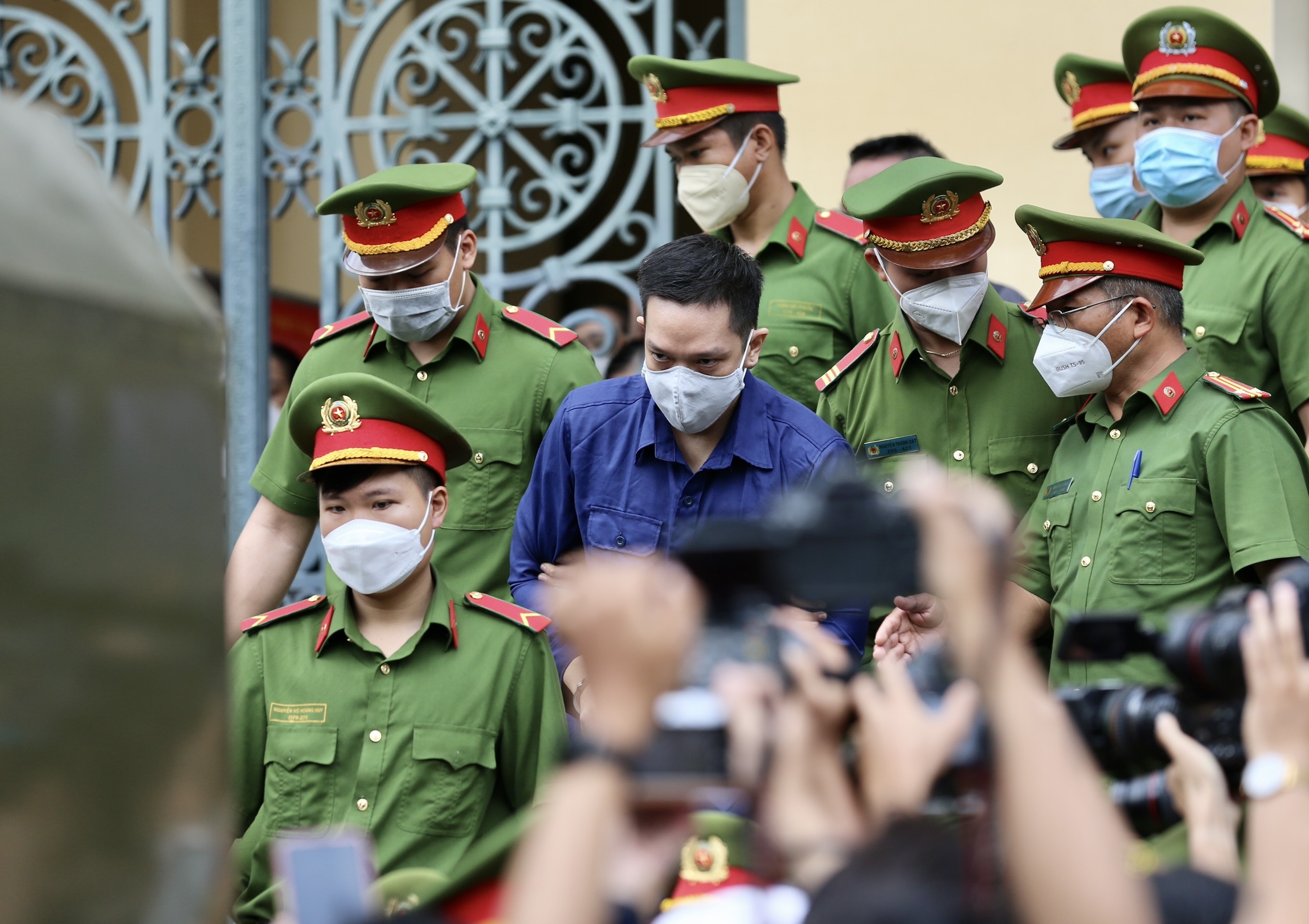 bao hanh tre em anh 1