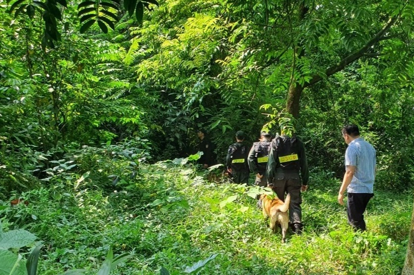 Canh sat huy dong cho nghiep vu tim kiem Luong Hai Nhu hinh anh