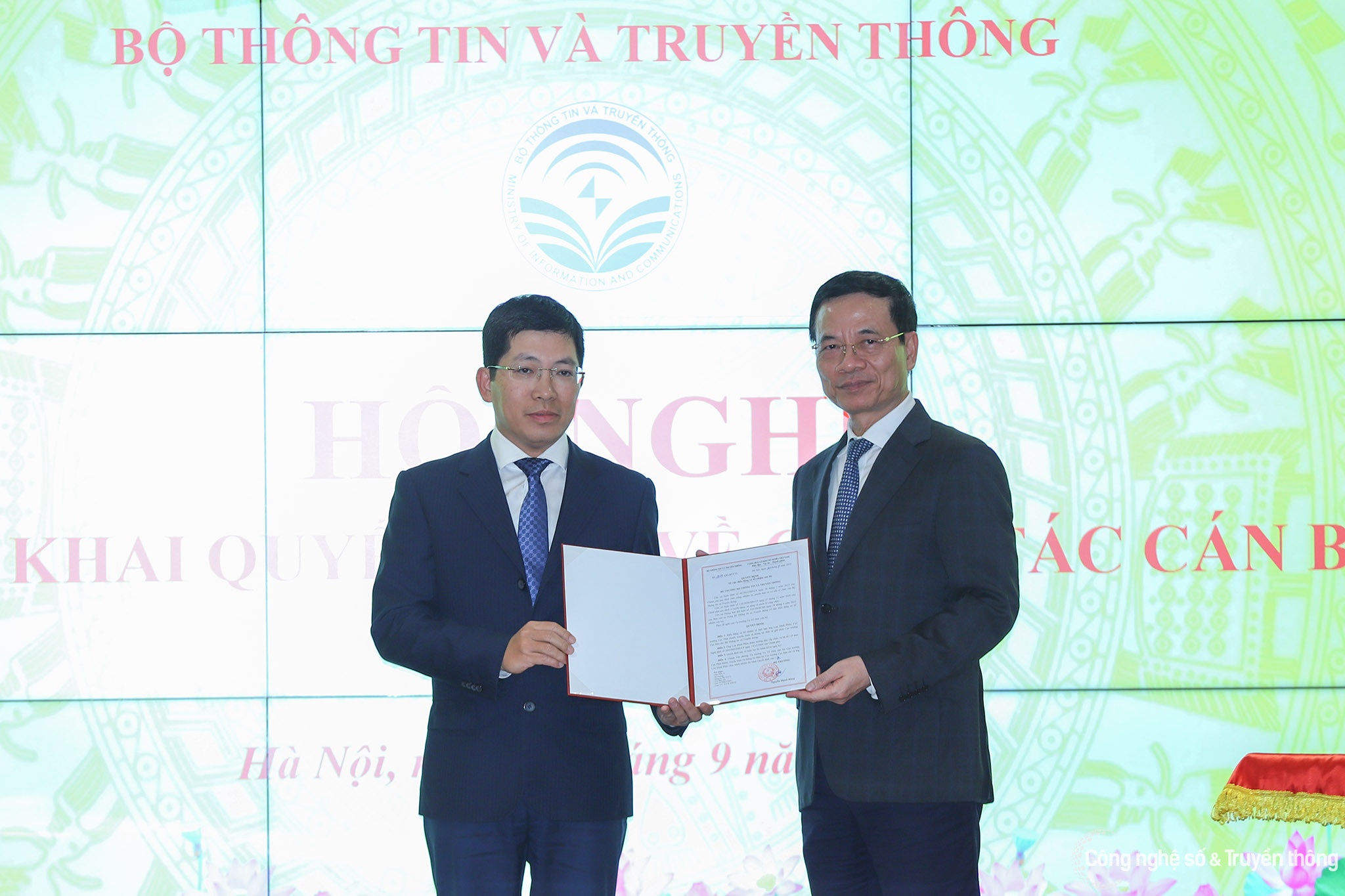 dieu dong can bo anh 4