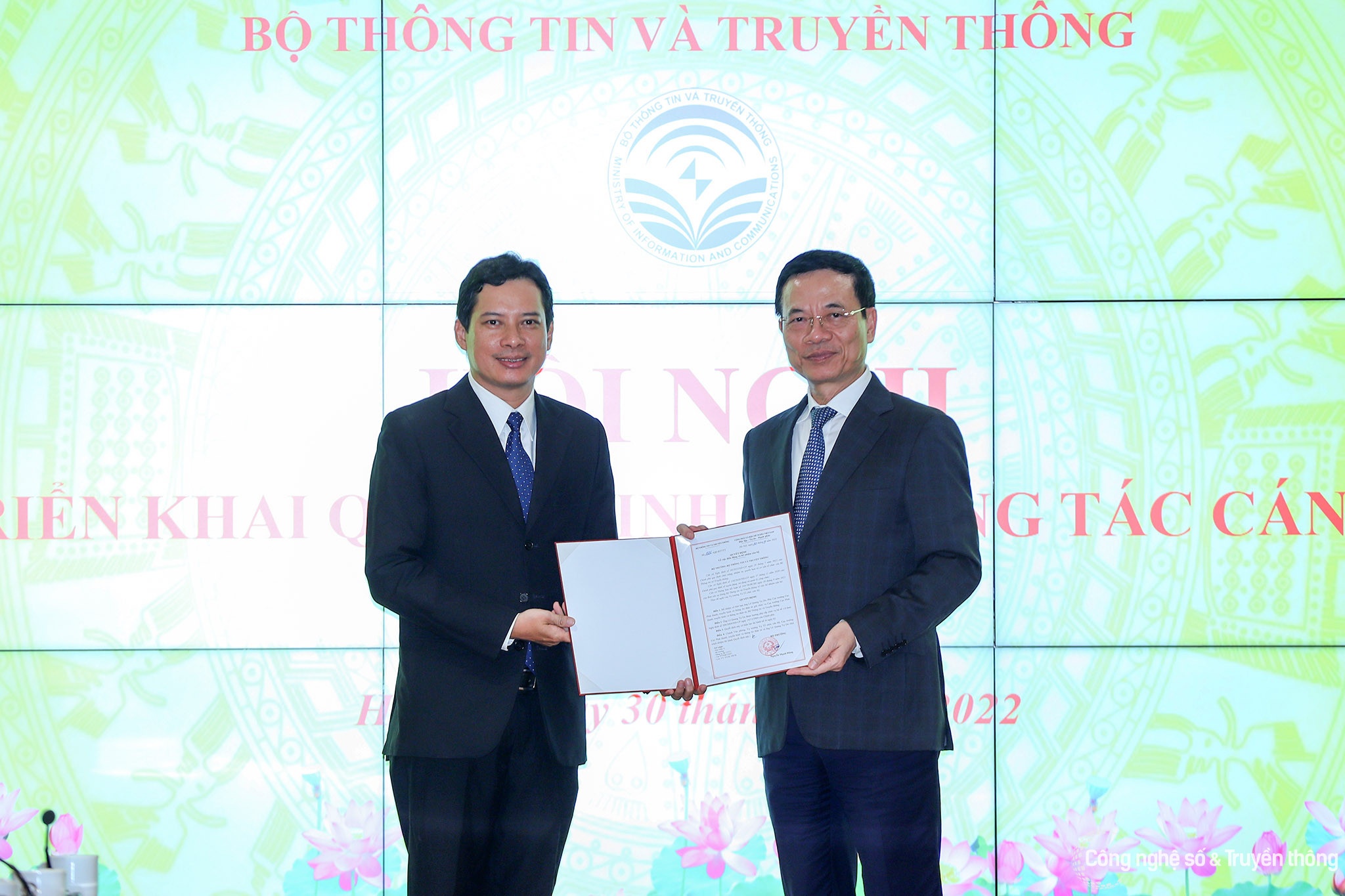 dieu dong can bo anh 5