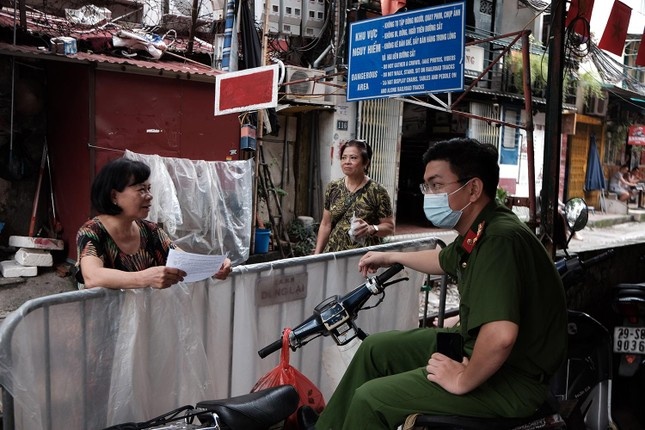 pho ca phe duong tau anh 8