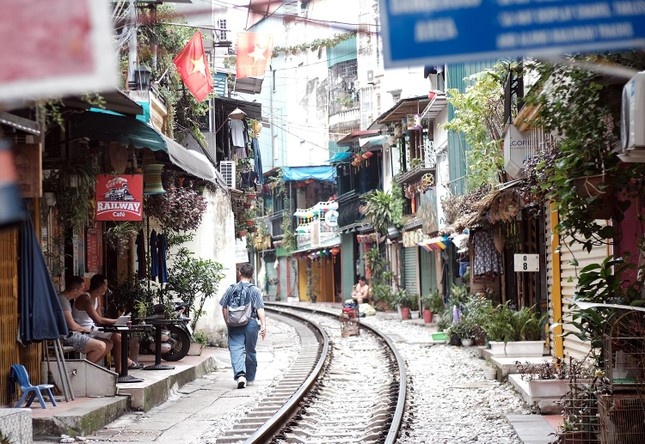 pho ca phe duong tau anh 11