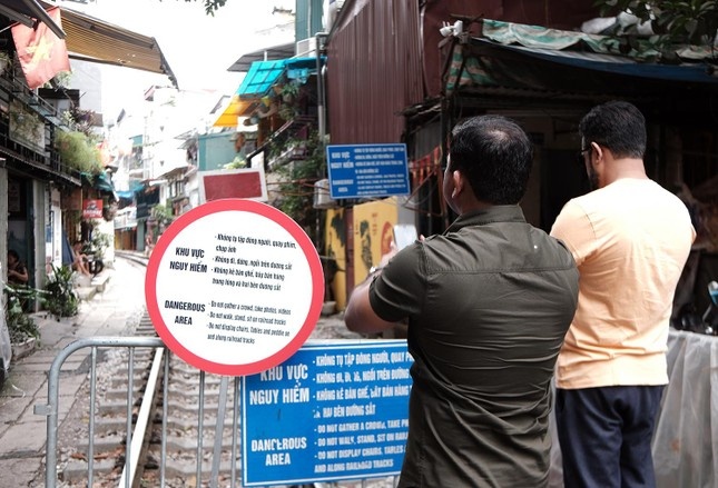 pho ca phe duong tau anh 10