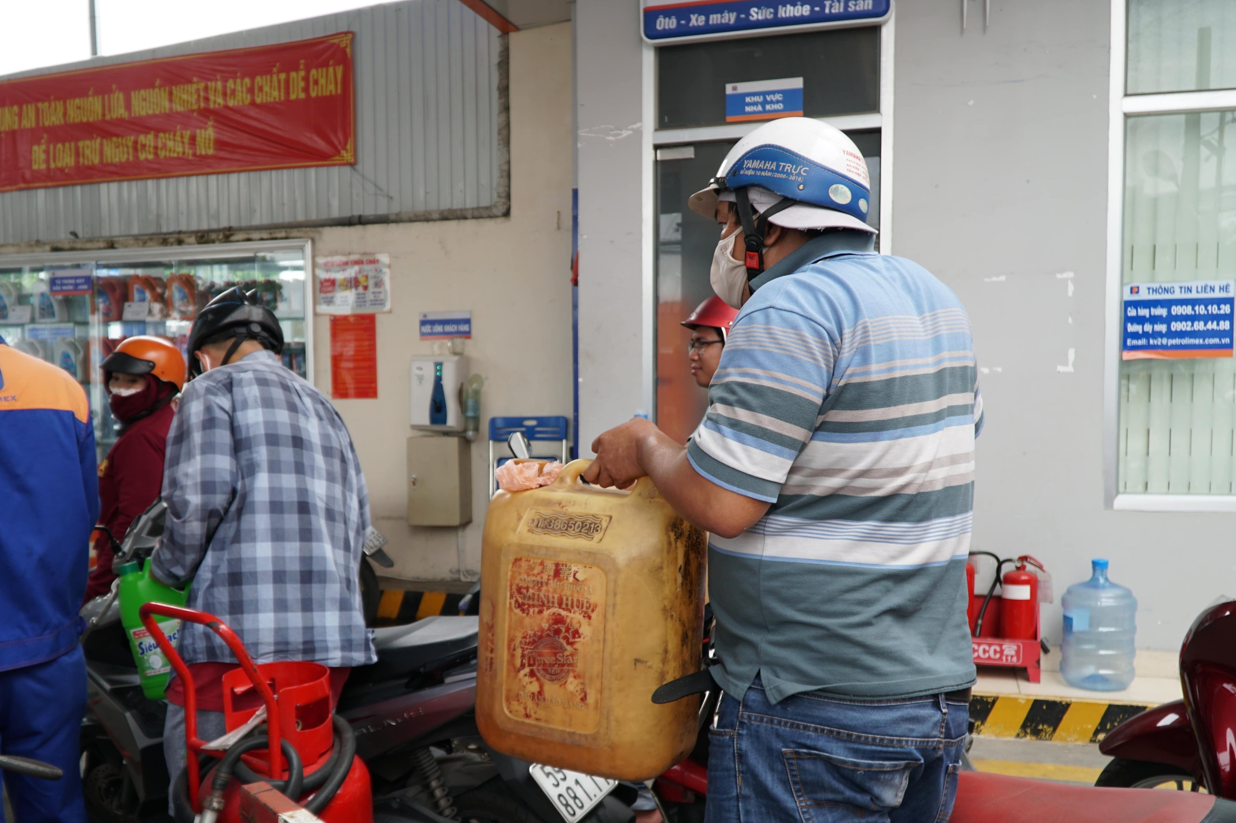 mua xang TP.HCM anh 3