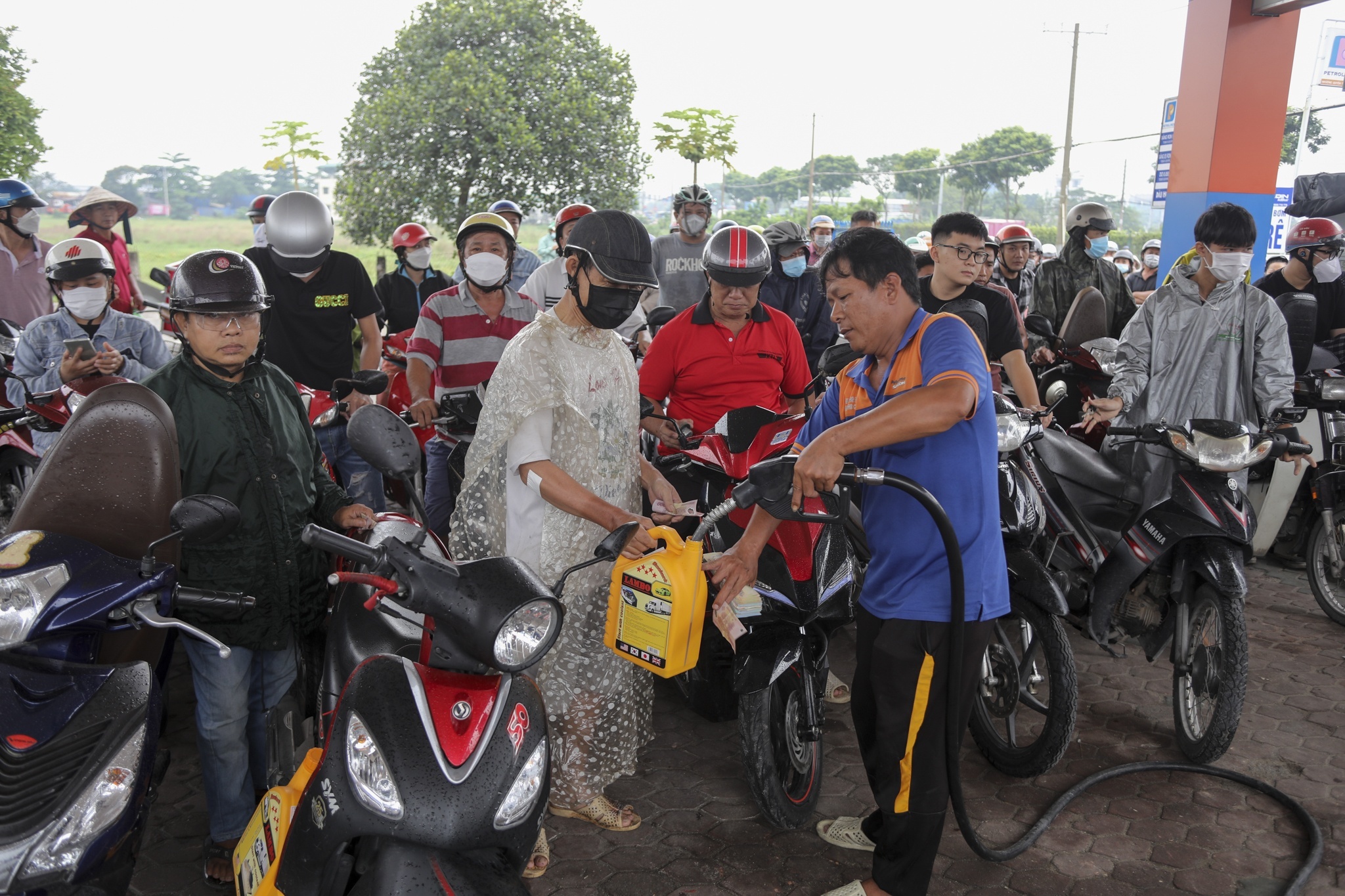 mua xang TP.HCM anh 4