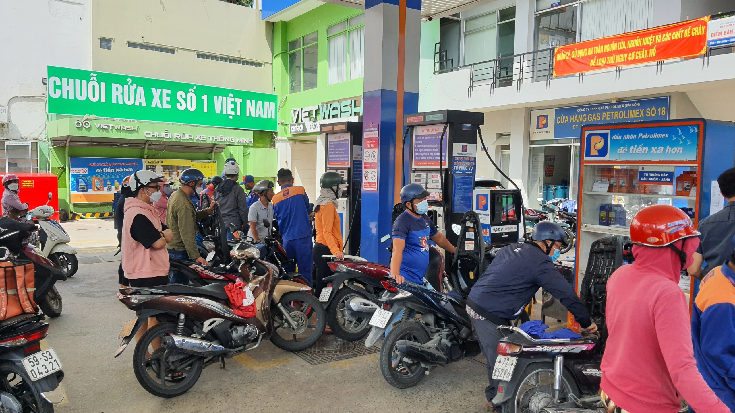 tram xang TP.HCM anh 3