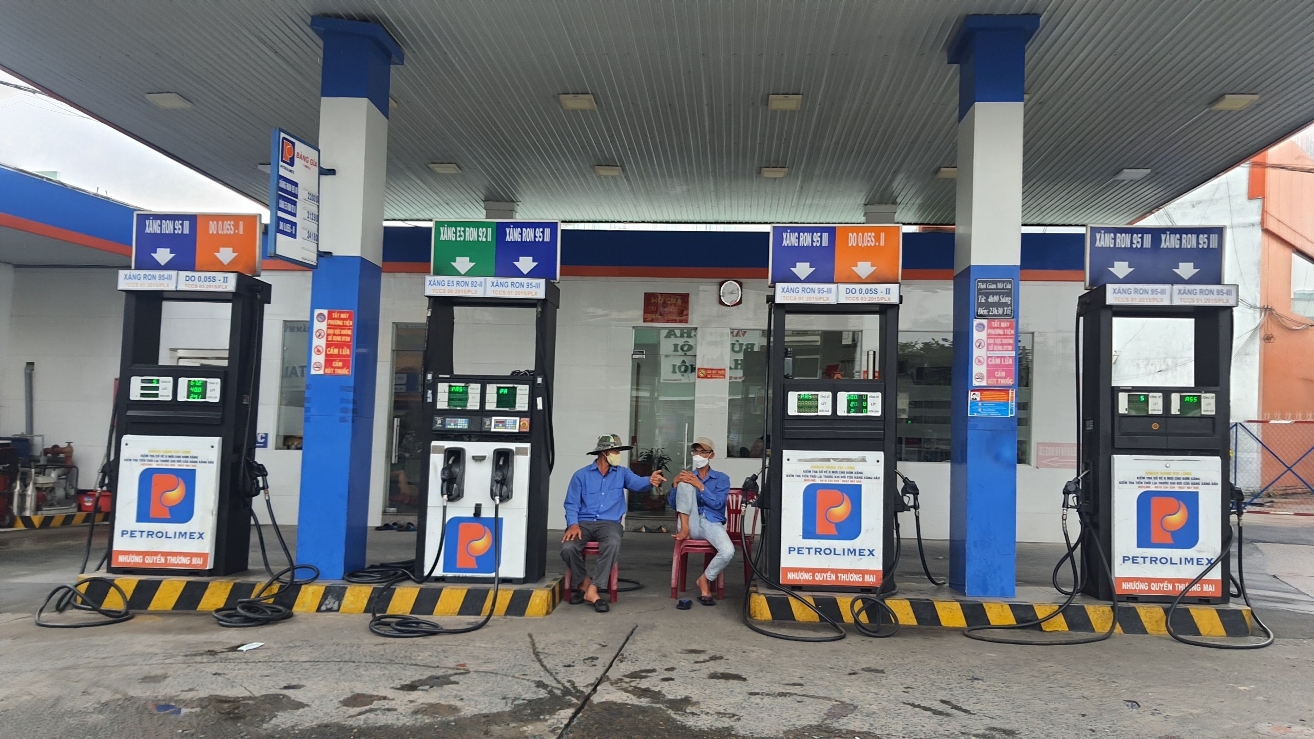 thieu xang TP.HCM anh 1