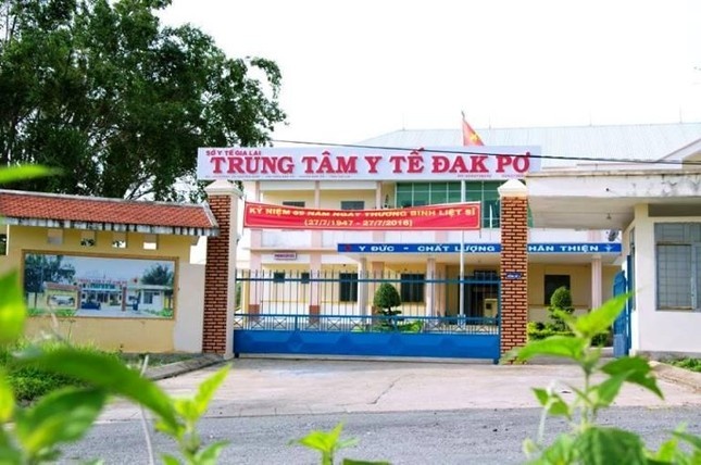 Sau lanh dao so, pho giam doc Trung tam Y te huyen xin nghi viec hinh anh
