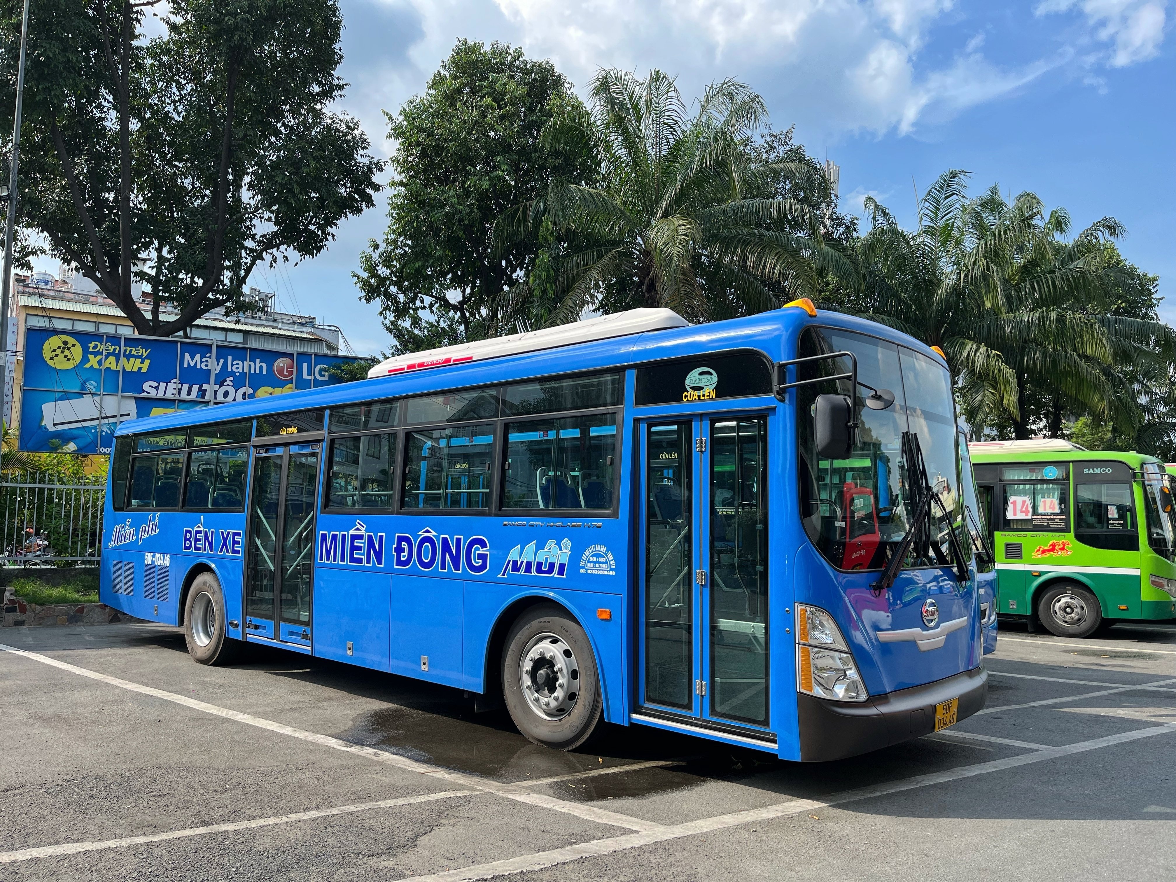 Ben xe Mien Dong moi anh 1