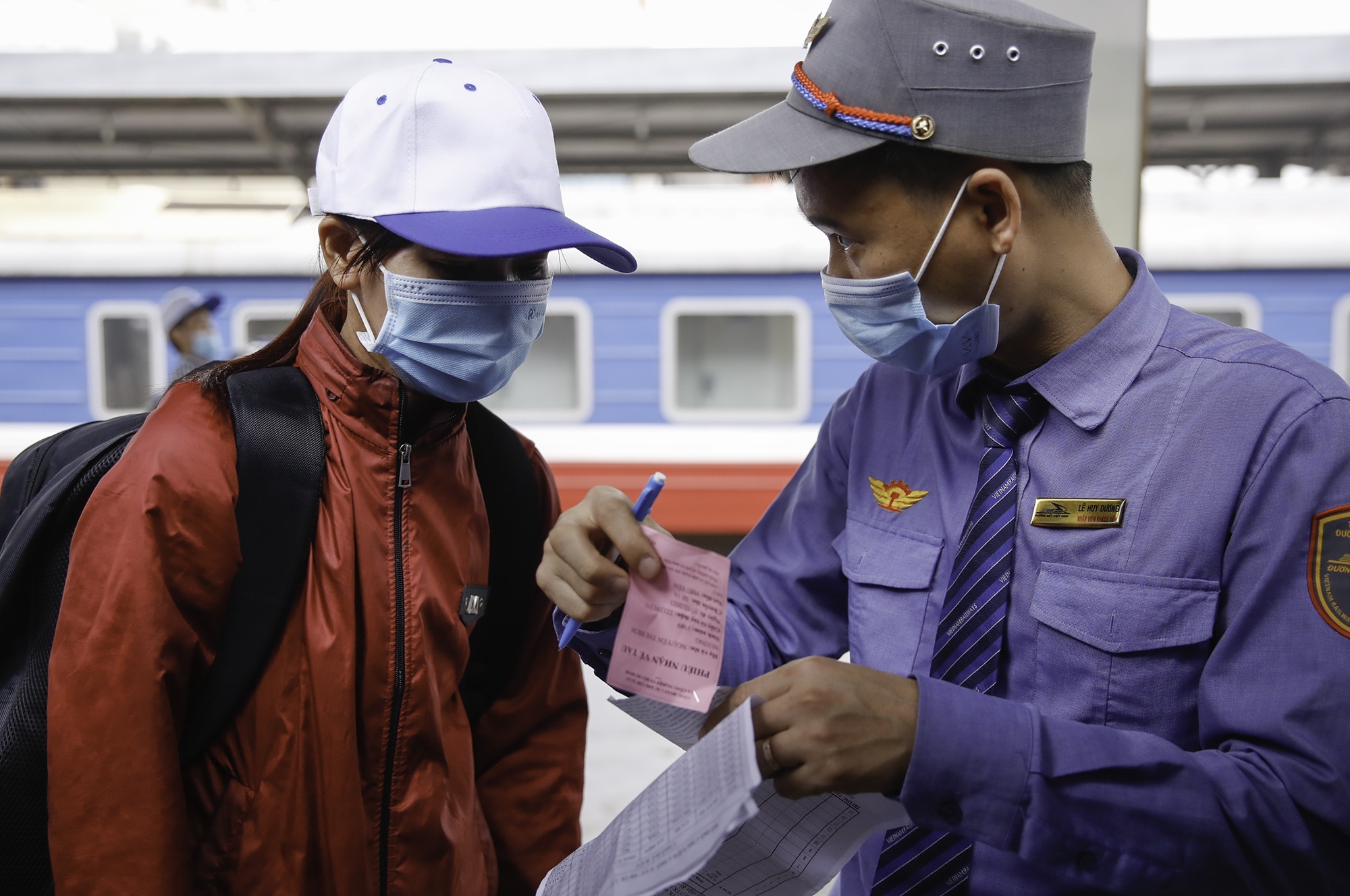 Con 73.000 ve tau cac ngay cao diem Tet Quy Mao hinh anh