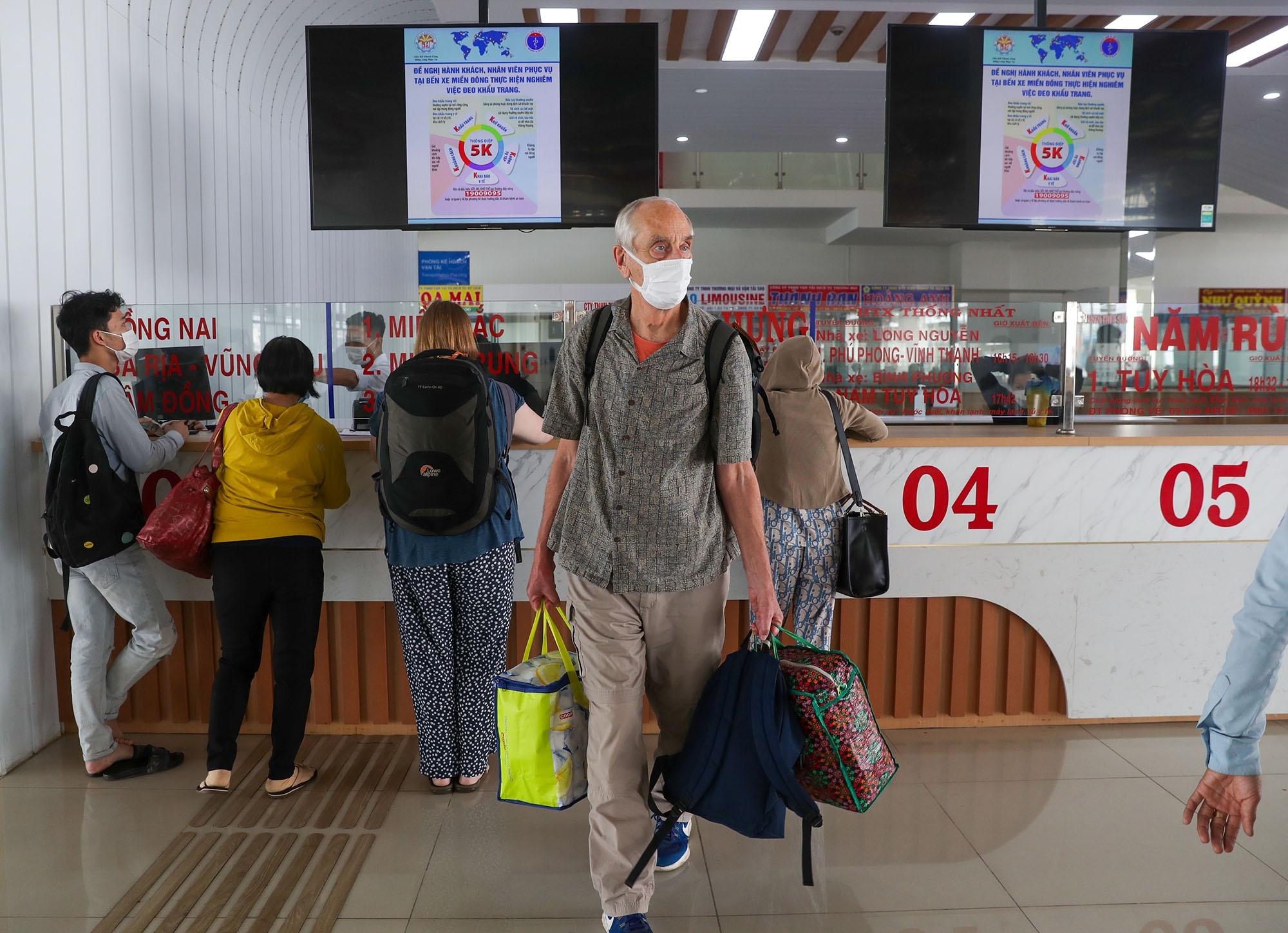 Ve xe Tet tang cao anh 2