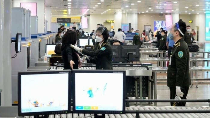 Xu nghiem viec van chuyen hang hoa trai phep qua duong hang khong hinh anh