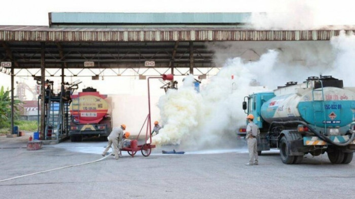 No tec xang, mot nguoi chet: Co dau hieu vi pham an toan lao dong hinh anh