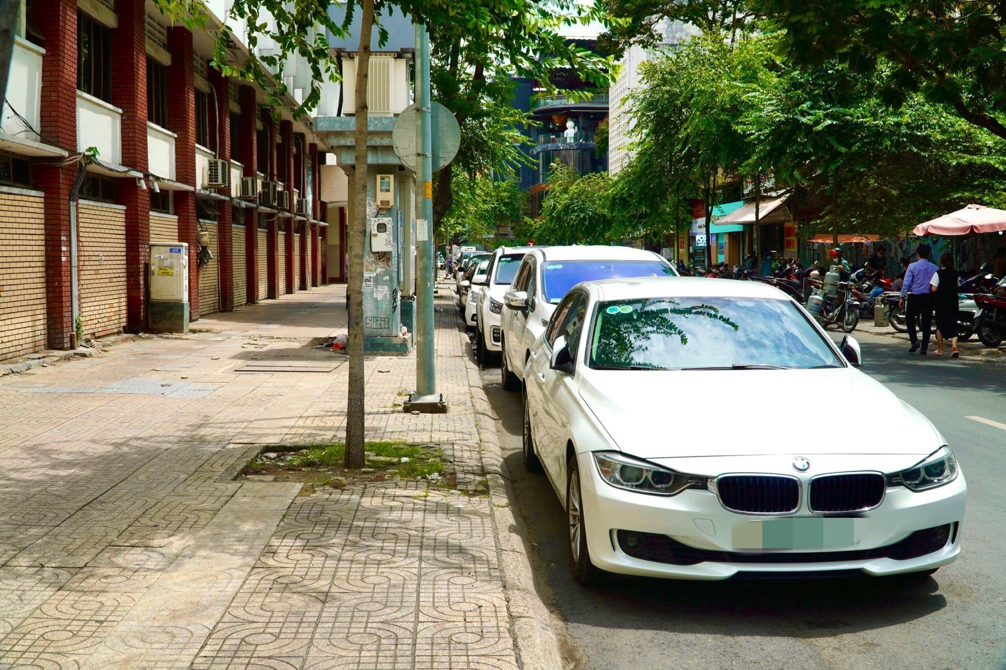 Oto o TP.HCM hon 700 lan 'do xe chua', khong thanh toan phi hinh anh