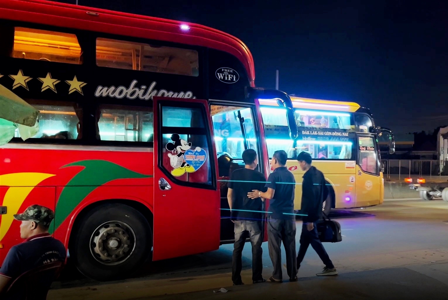 TP.HCM tang cuong xu ly xe du ben coc hinh anh