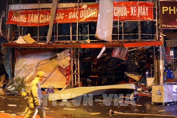 Vu chay no lam ba nguoi bi bong o Ha Noi: Do su dung bep ga de an lau hinh anh