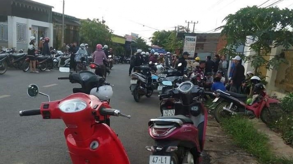 Mot tre tu vong, 3 be bi thuong sau tieng no lon hinh anh