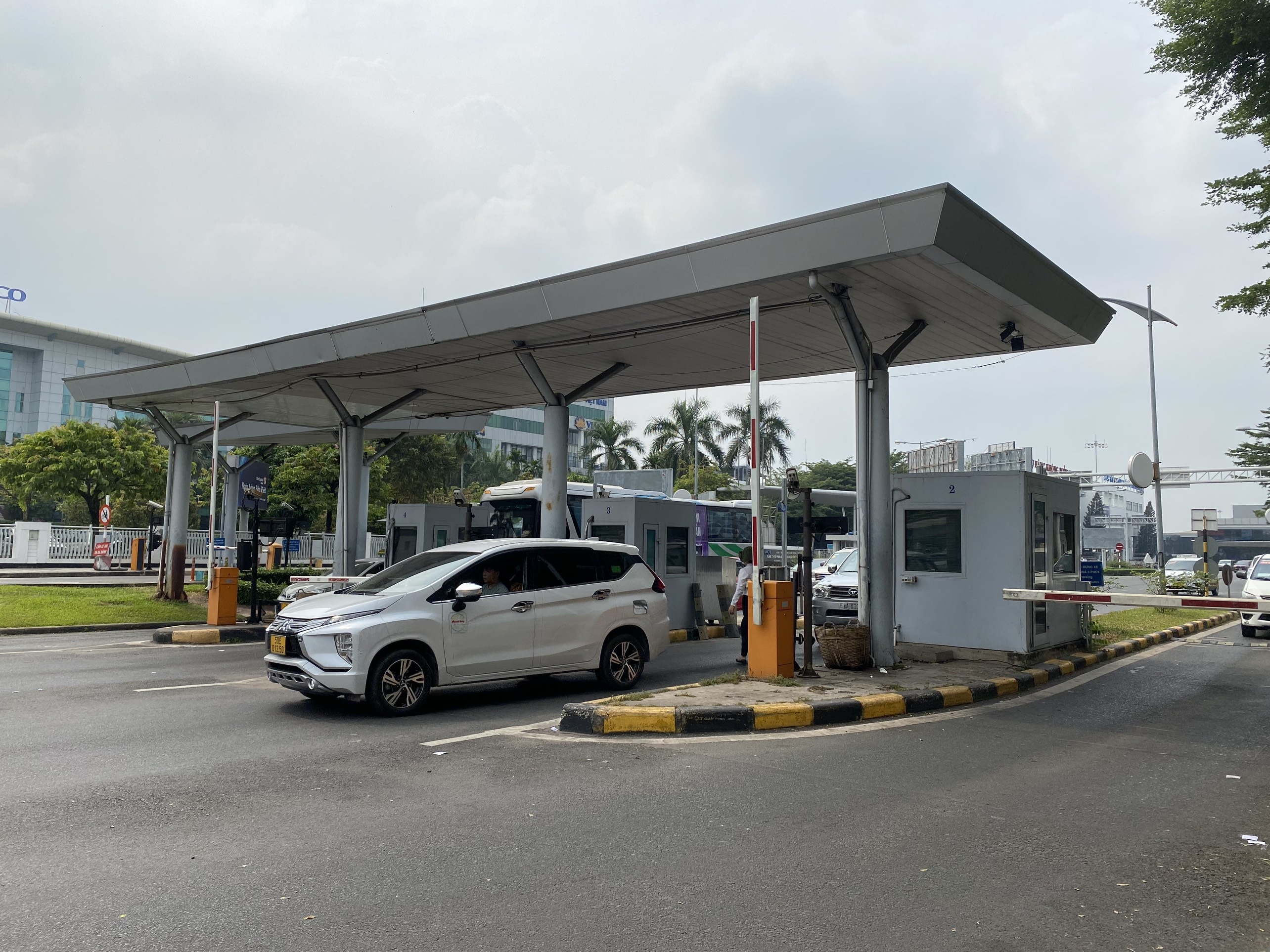 san bay Tan Son Nhat anh 1