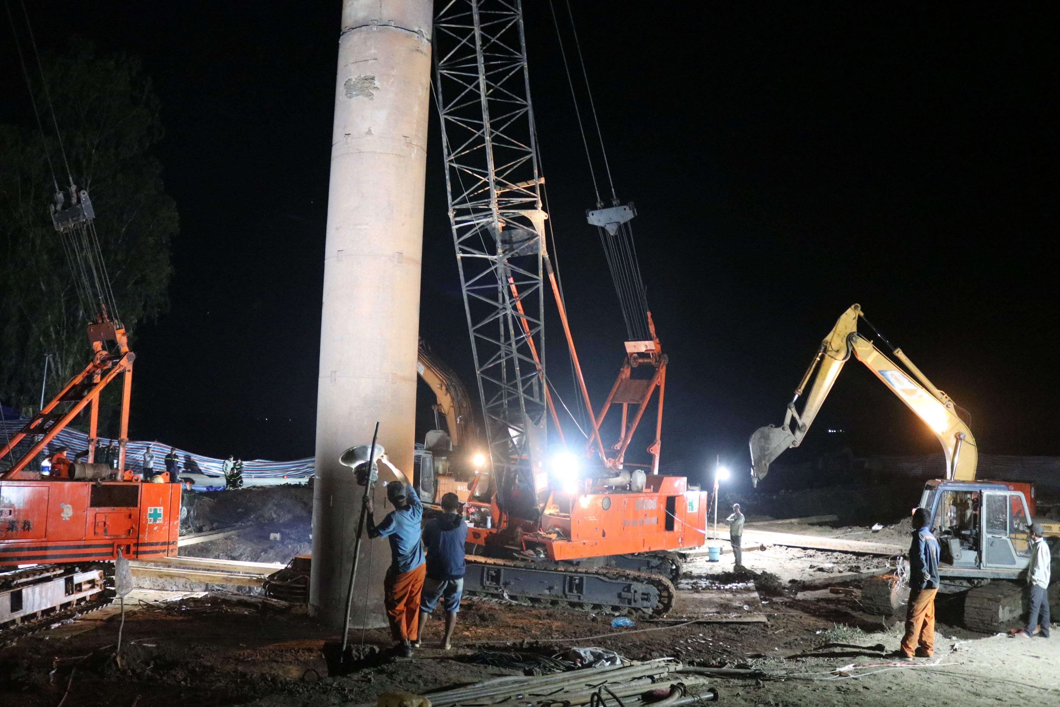 Lanh dao Dong Thap cap nhat tien do cuu nan be trai 10 tuoi hinh anh