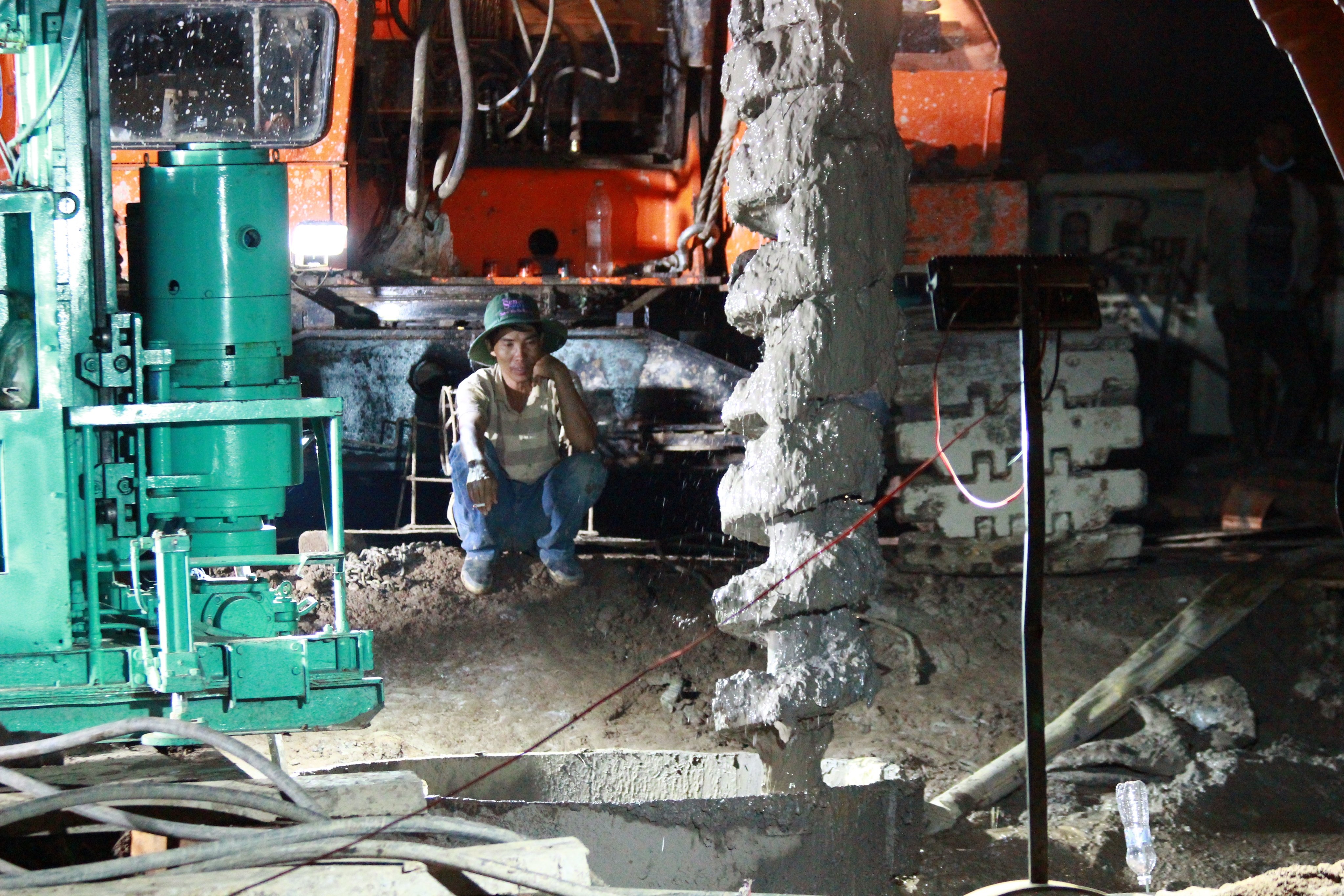 Trach nhiem don vi thi cong noi xay ra tai nan cua be trai 10 tuoi hinh anh