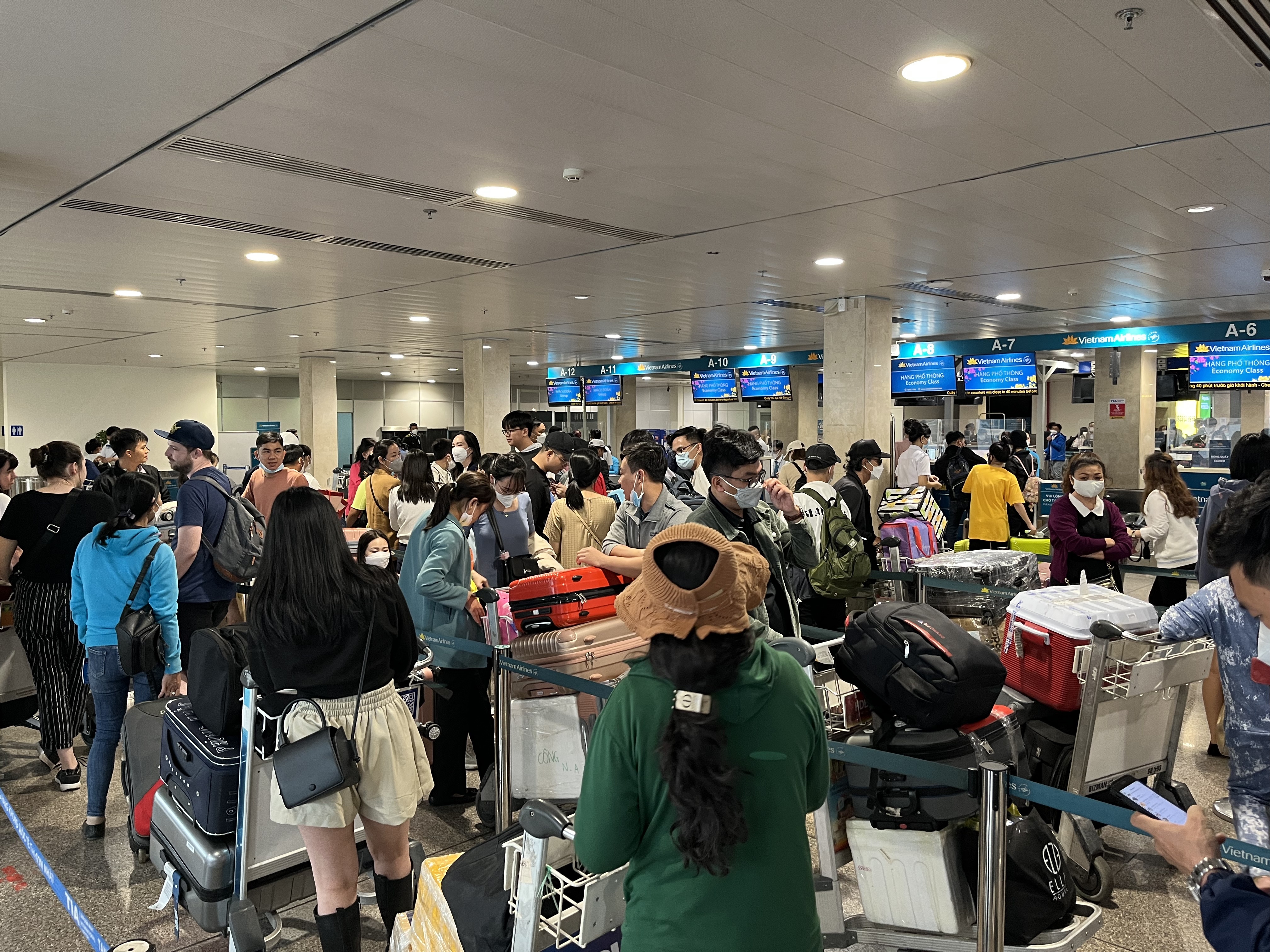 san bay Tan Son Nhat anh 2