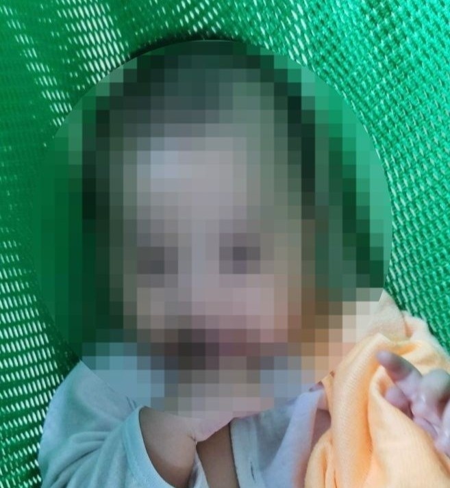 Be 6 thang tuoi nghi bi bao mau bao hanh van hon me sau, nguy kich hinh anh