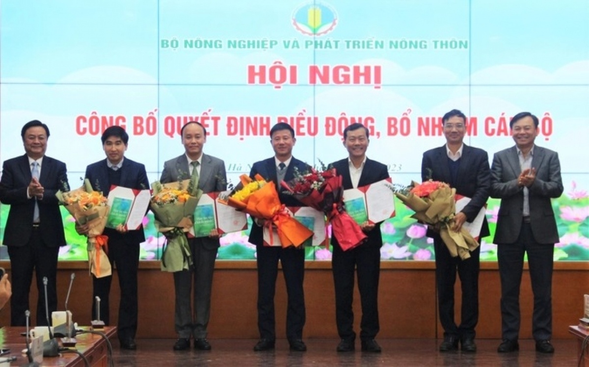 Bo Nong nghiep va Phat trien nong thon dieu dong, bo nhiem 23 lanh dao hinh anh