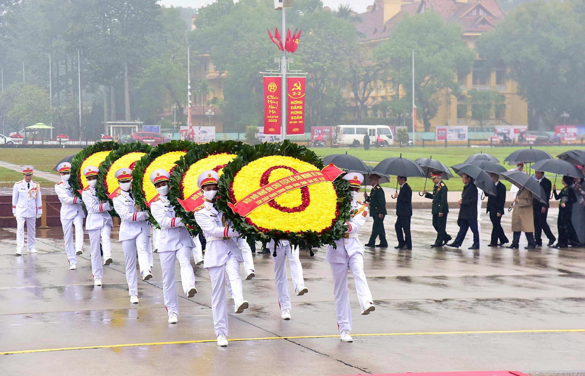 lanh dao vieng Lang Bac anh 1