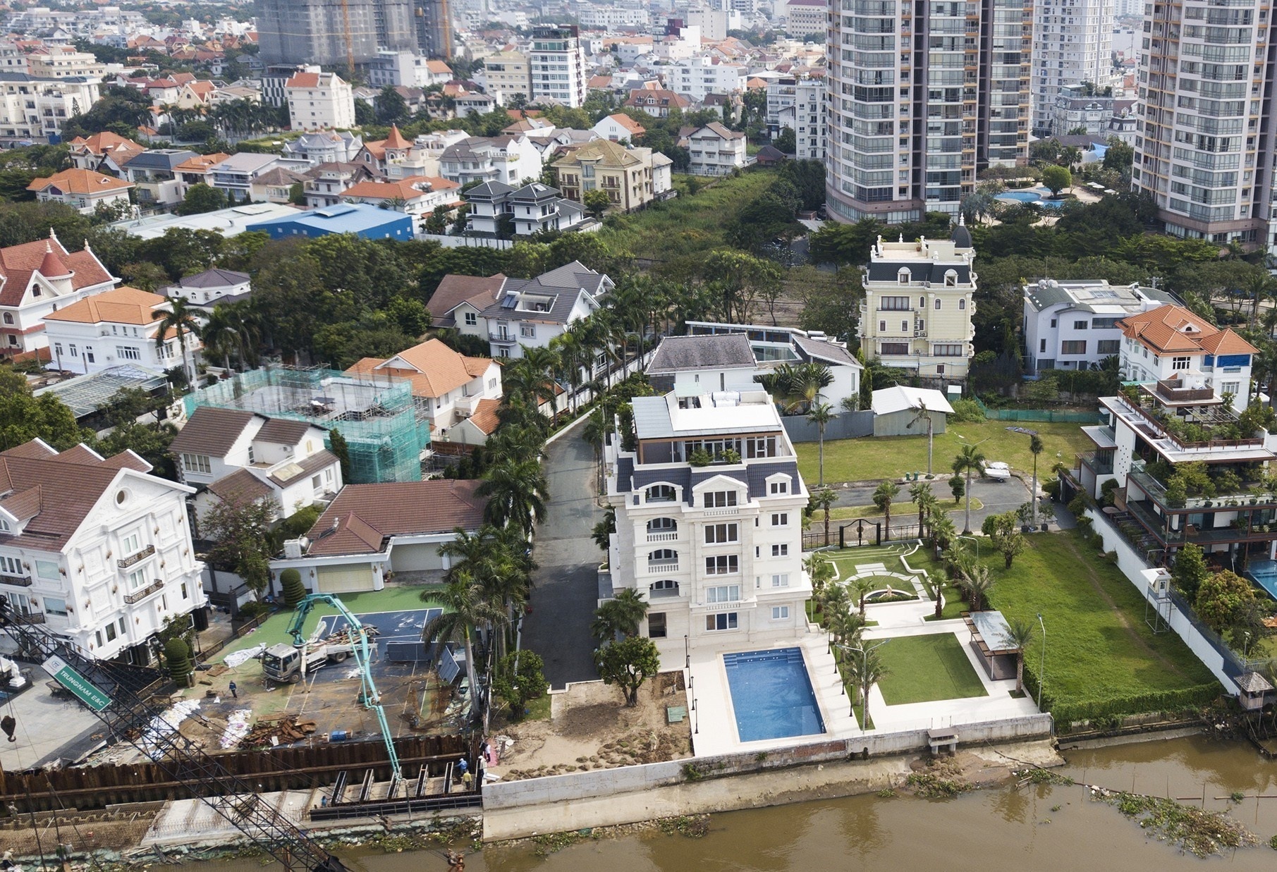 107 cong trinh xay dung trai phep lan hanh lang kenh, song o TP.HCM hinh anh