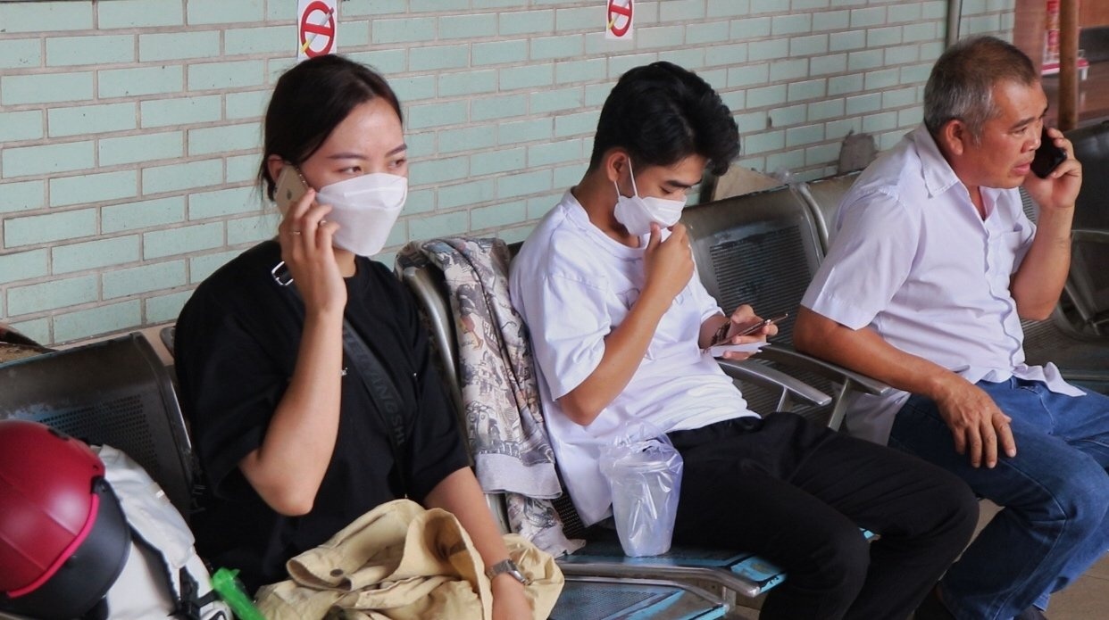 Luong khach tang manh, gia ve tang cao nhat 40% trong dip nghi le 30/4 hinh anh